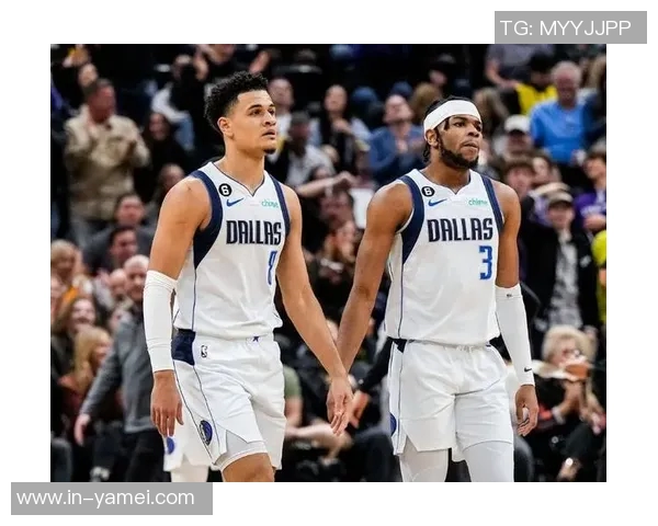 约什格林称赞三球自信与东契奇相似展现强大技巧的关键所在