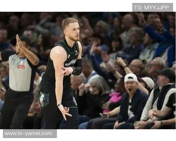 迪文岑佐表现出色全队第二高得分18分外加4板4助2断三分命中率高达44 迪文岑佐表现出色全队第二高得分18分外加4板4助2断三分命中率高达44