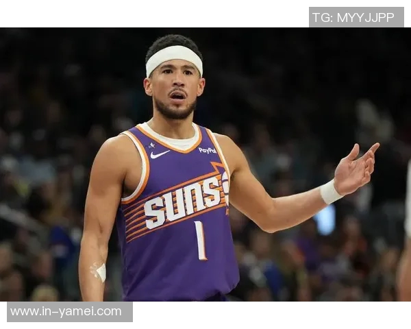 布克：外界认为我安静但在赛场上我会积极发声并努力表达正确观点